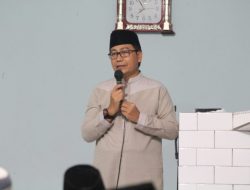 Salat Tarwih di Tanalili, Wabup Lutra Minta ke Orang Tua Jadi Guru Pertama