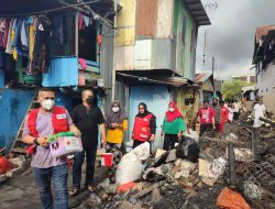 Aksi Peduli, PMI Gandeng IDI Makassar Salurkan Bantuan Korban Kebakaran Kelurahan Pandang