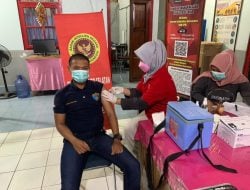 Gandeng Binda Sulsel, Kakanwil Kumham Apresiasi Rutan Selayar Vaksinasi WBP