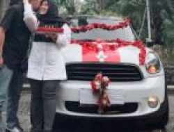 Ultah ke-35, Putri Dakka Dapat Hadiah Dua Unit Mobil dari Suami