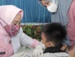Istri Kapolres Parepare Jadi Vaksinator Anak