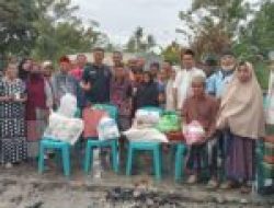 KKMB Luwu Utara Serahkan Bantuan Kepada Korban Kebakaran di Sabbang Selatan