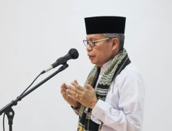 Wali Kota Parepare Kumandangkan Azan Perdana di Masjid Terapung BJ Habibie