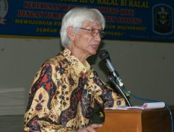 Prof Syarifuddin Wahid: Merajut Kerukunan Keluarga Soppeng, Merenda Ke-Indonesia-an