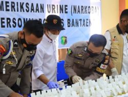 Berantas Narkoba, Polres Bantaeng Tes Urine Seluruh Personel