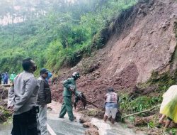 Kurang 24 Jam Dinas PUTR Sulsel Selesaikan Jalan Tertutup Longsor di Batas Gowa – Tondong Sinjai