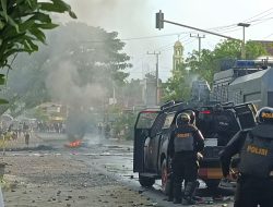 Personel Brimob Batalyon D Baebunta Sukses Amankan Aksi Unras Aliansi Masyarakat Salassa di Jalan Trans Sulawesi