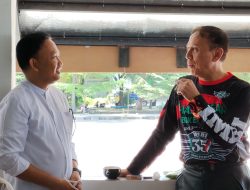 Datang di Bantaeng, Ilham Azikin Suguhkan Kopi Wine ke Ketua PSSI