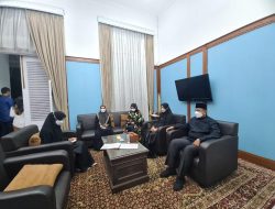 Ketua Umum Berduka, Amran Mahmud dan Istri Sampaikan Belasungkawa ke Ridwan Kamil