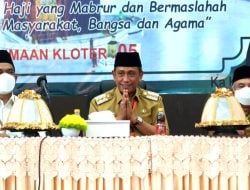 Serahkan CJH ke PPIH Embarkasi Makassar, Bupati Wajo Sampaikan Sejumlah Pesan