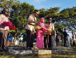 Peringatan HUT Bhayangkara ke-76 Polres Sidrap Tabur Bunga di TMP Mario
