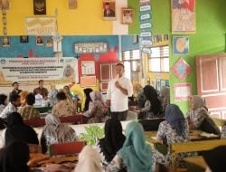 PKM di Jeneponto, Dosen UNM Latih Tingkatkan Kapasitas Guru SD