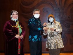 TP Terima Penghargaan Kota Paling Berkelanjutan dari Universitas Indonesia