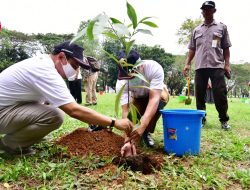 Gubernur Sulsel Dampingi Menteri PMK Sukseskan Penanaman 10 Juta Pohon di Wilayah Sulsel