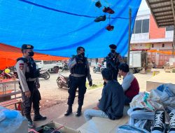 Operasi Yustisi di Pasar Tradisional, Personil Sat Samapta Polres Takalar Beri Teguran 30 Pelanggar Prokes