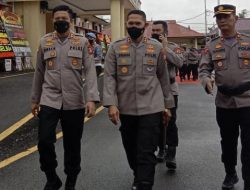 Hari Pertama Jabat Kapolres Sidrap, AKBP Erwin Syah Jadi Inspektur Upacara Farawell Parade