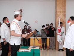 Adnan Lantik Frederick Victor Palimbong Jadi Ketua PMI Toraja Utara