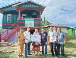 Dukung Pemenuhan Rumah Layak Huni, PT Semen Tonasa Serah Terimakan Program Bedah Rumah