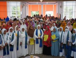 Erna Taufan Catat Sejarah Lantik Massal 79 Kelompok Majelis Taklim di Parepare