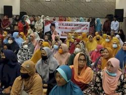 Ratusan Emak-emak Deklarasi Dukung Prabowo Jadi Presiden 2024
