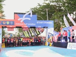 Tim Medis Dinkes Makassar Siaga di Half Marathon 2022