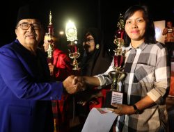 Resmi Tutup Lomba, Walikota Palopo Ajak Lestarikan Bahasa Luwu