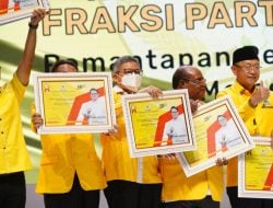Taufan Pawe Raih Penghargaan Rekrutmen Anggota Terbanyak dari Airlangga Hartarto