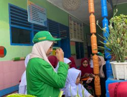 Ubah Kebiasaan Buruk Cuci Tangan, Mahasiswa KKN UIN Alauddin Sosialisasikan CTPS ke Siswa SD