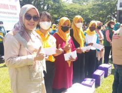 RS Hikmah Sejahtera Sukamaju Berikan Bantuan Lima Kelompok PEKKA di Luwu Utara