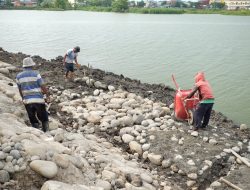 BERITA FOTO: Pengerjaan Tanggul Beton Di Waduk Sungai Pompengan