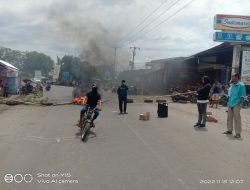 Massa Tolak Pilkades Banggae Kembali Menutup Jalan Poros Takalar-Jeneponto