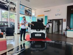 Kalla Toyota Launching Mobil Listrik Pertama di Sulbar