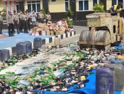 Polres Sidrap Hadiri Pemusnahan Ratusan Botol Miras