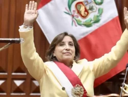 Presiden Peru Pedro Castillo digantikan oleh Dina Boluarte setelah Pelengserannya