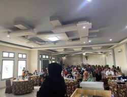 Jadi Pembicara dalam Seminar Haji, Erna Rasyid Taufan Ulik Rukun Islam ke-5