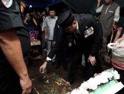 Pimpin Upacara Pemakaman Kadis Perdastri Gowa, Adnan: Almarhum Adalah Pamong Panutan 