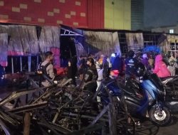Labfor Belum Turun Lakukan Penyelidikan, Besi Sisa Kebakaran Pasar Sentral Mulai Diangkut