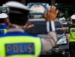 Polisi Arahkan Pengendara dari Luar Makassar Putar Balik