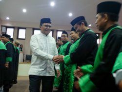 Danny Serahkan 10 Ribu Al Qur’an Digital Medina ke Kemenag dan Baznas Makassar
