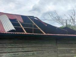 Puluhan Rumah Rusak Akibat Hantaman Angin Kencang di Duampanua Pinrang.