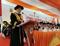 Rektor UNM Kukuhkan 1000 Wisudawan: Awali 2023 dengan Motivasi Perjuangan dan Pengabdian