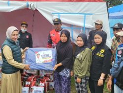Pemprov Sulsel Salurkan Bantuan Logistik Korban Banjir di Lutra