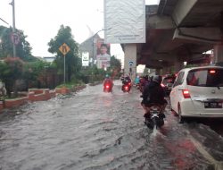 Jalan Protokol di Makassar Terendam Banjir, Diduga Drainasenya Buruk