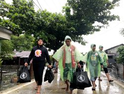 Relawan Milenial Pendukung Ganjar di Sulsel Dirikan Posko Bencana dan Berbagi Bantuan untuk Korban Banjir Makassar