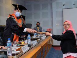 Jalani Ujian Promosi Doktor, Wakil Direktur Bisnis Harian Fajar Erniwati Lulus dengan Nilai A