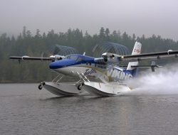 Pemkab Selayar Jajaki Peluang Layanan Transportasi Udara Pakai Pesawat Amfibi