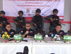 57 Kontainer Kayu Ilegal Asal Papua Diamankan di Makassar