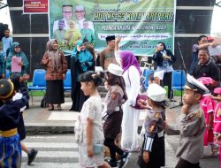 Erna Rasyid Taufan Lepas Peserta Pawai Taa’ruf Majelis Anak Sholeh