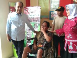 Diserahkan Ashabul Kahfi, Penerima Manfaat di Kota Semarang Terharu Usai Terima Kursi Roda dari Kemensos