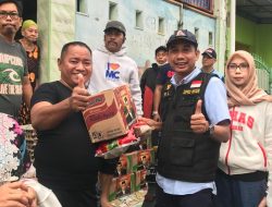 Ketua DPRD Rudianto Lallo Keliling Makassar Bagi-bagi Sembako ke Warga Terdampak Banjir